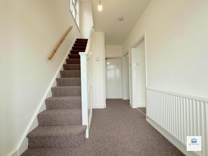 3 Bedroom Semi-Detached House To Rent In Ethel Road, Leicester, LE5