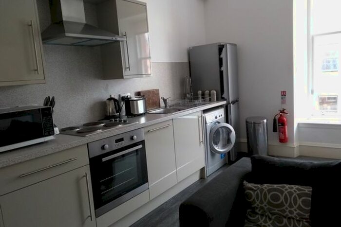 2 Bedroom Flat To Rent In Port Street, Stirling Town, Stirling, FK8