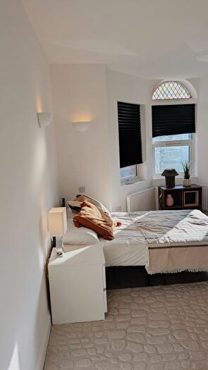 1 Bedroom Studio To Rent In Madeley Road, Ealing, W5