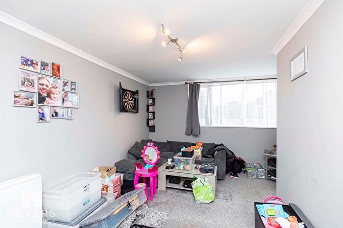 2 Bedroom Flat To Rent In Victoria Road, Ferndown, BH22