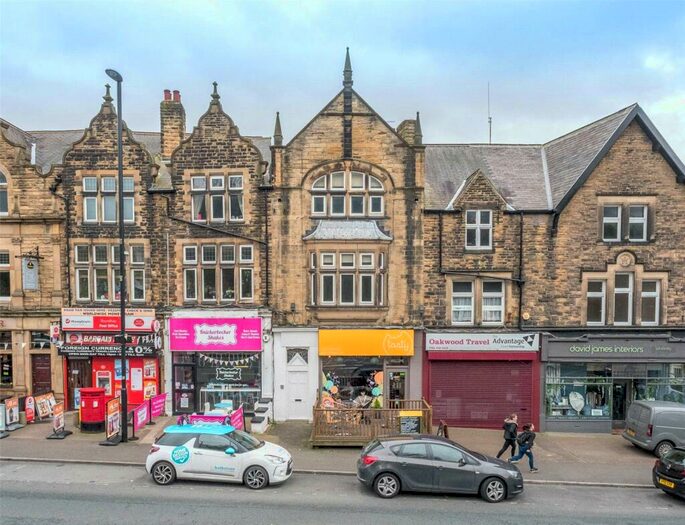 2 Bedroom Flat To Rent In Roundhay Road, Leeds, West Yorkshire, LS8