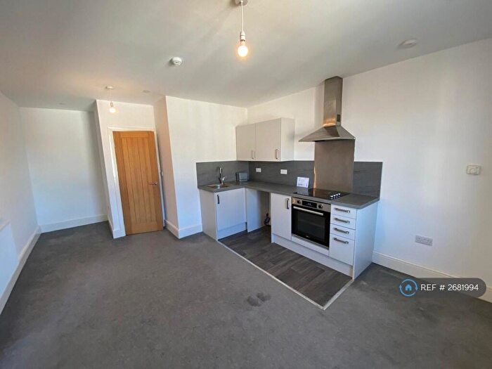 2 Bedroom Flat To Rent In Rhiw Bank Avenue, Colwyn Bay, LL29