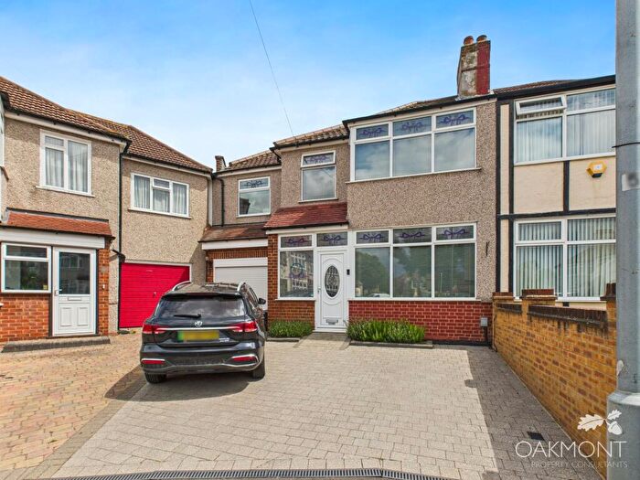 4 Bedroom Semi Detached House For Sale In Milton Avenue, Hornchurch, RM12