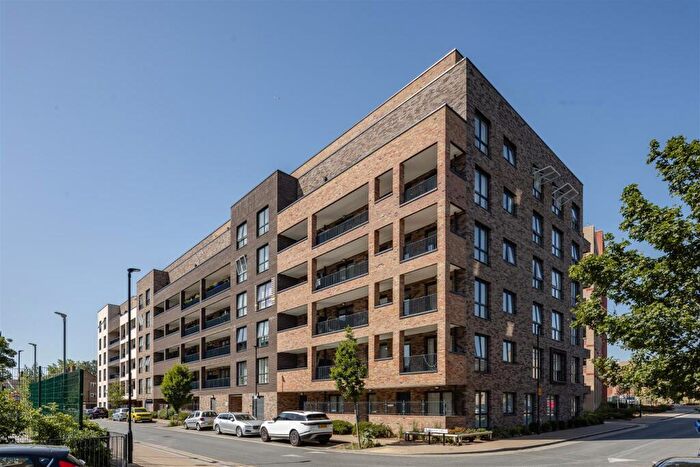 1 Bedroom Apartment For Sale In Clarkson Crescent, Walthamstow, E17