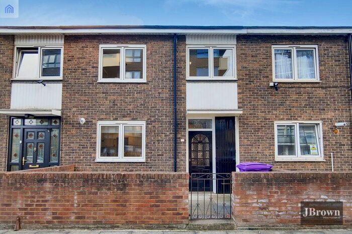 4 Bedroom Terraced House For Sale In London, London, E14