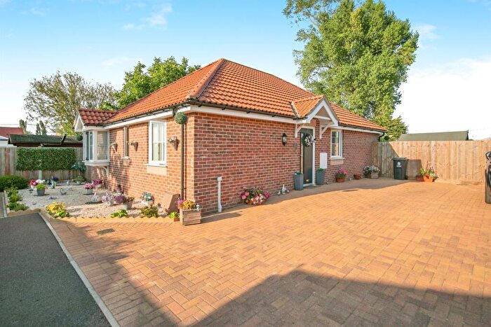 3 Bedroom Detached Bungalow For Sale In Whitegates Court, Little Clacton, Clacton-On-Sea, CO16
