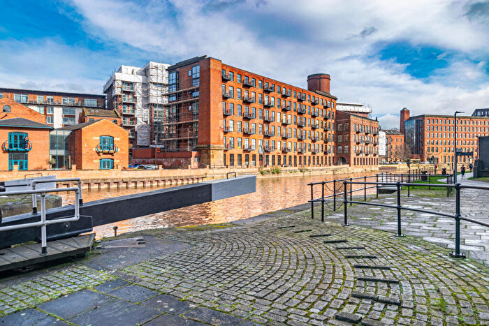 2 Bedroom Apartment For Sale In Roberts Wharf, East Street, Leeds, West Yorkshire, LS9