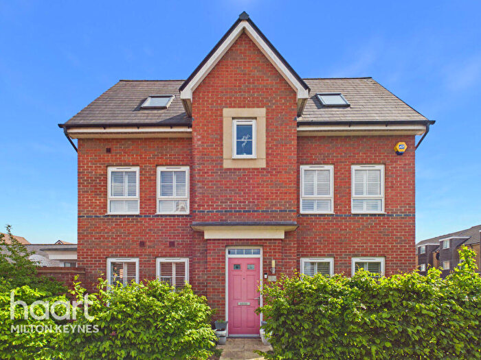 4 Bedroom Semi Detached House For Sale In Bridgewater Close, Milton Keynes, MK10