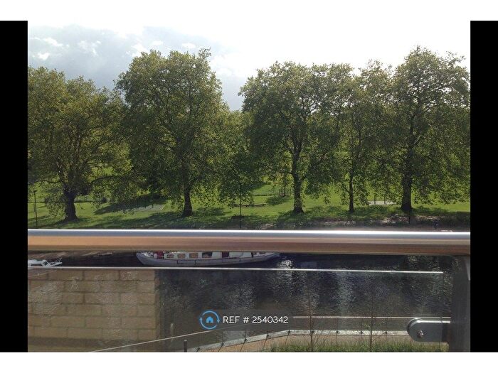 2 Bedroom Flat To Rent In Essex Wharf, London, E5