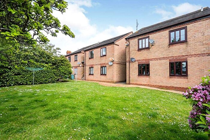 Flat To Rent In Harefield Road, Southampton, Hampshire, SO17