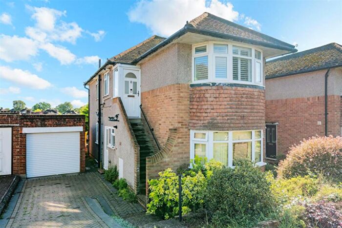 2 Bedroom Maisonette For Sale In Stamford Green Road, Epsom, KT18