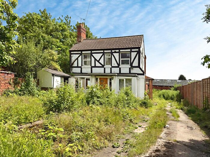 3 Bedroom Detached House For Sale In Stratford Street, Upper Stoke, Coventry, West Midlands, CV2
