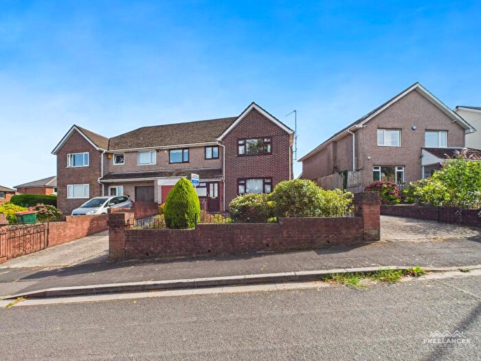 3 Bedroom Semi-Detached House For Sale In Woodlands Drive, Malpas, Newport, NP20