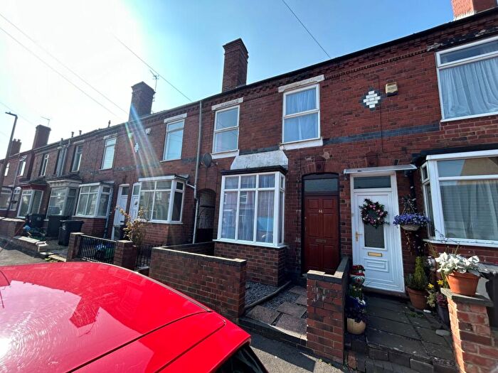3 Bedroom Terraced House To Rent In Holt Road, Halesowen, West Midlands, B62