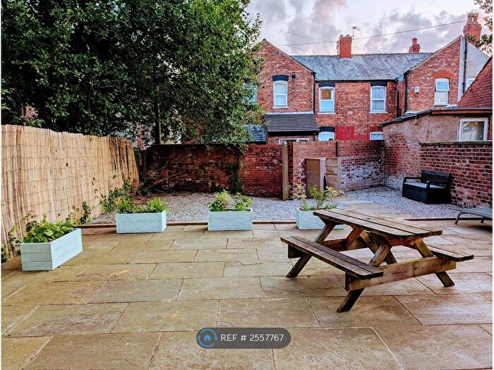 3 Bedroom Flat To Rent In Stockport Road, Manchester, M19