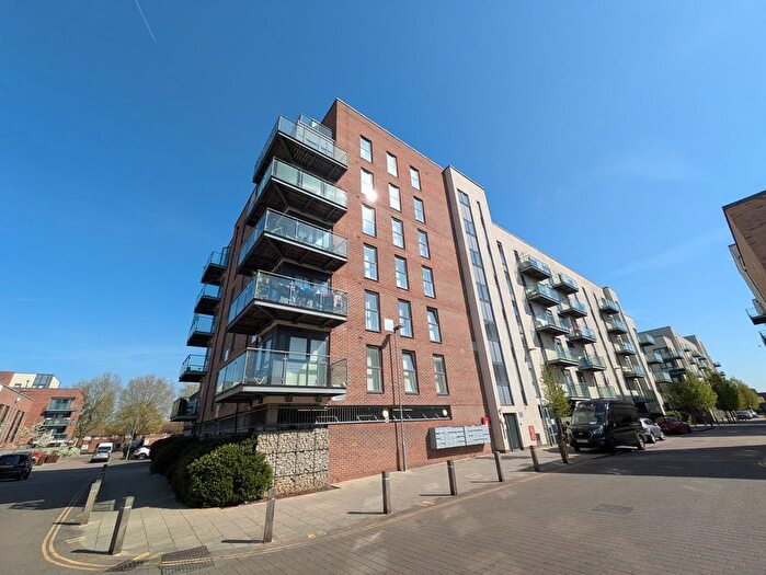 1 Bedroom Flat To Rent In St. Andrews House, Dagenham, RM8
