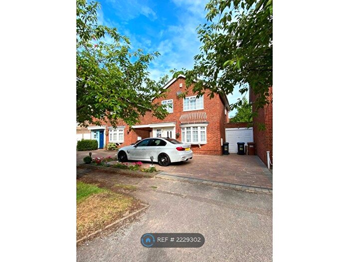 4 Bedroom Detached House To Rent In Sylvandale, Welwyn Garden City, AL7