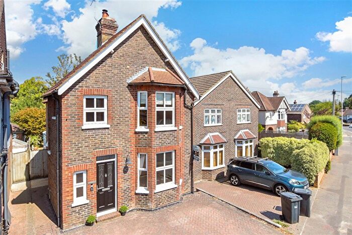 3 Bedroom Detached House For Sale In Cranston Road, East Grinstead, West Sussex, RH19