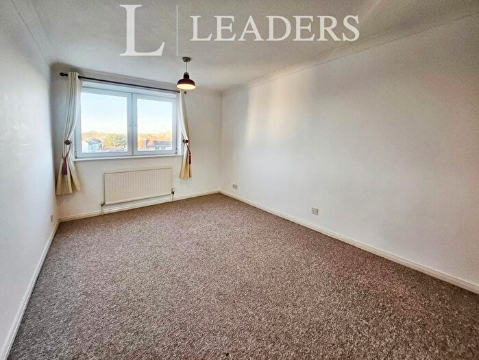 2 Bedroom Apartment To Rent In Fairlawns, Kingsway, Hove, BN3