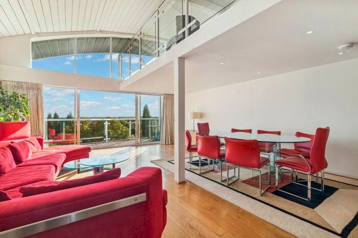 2 Bedroom Flat To Rent In Regatta Point, Kew Bridge Road, TW8