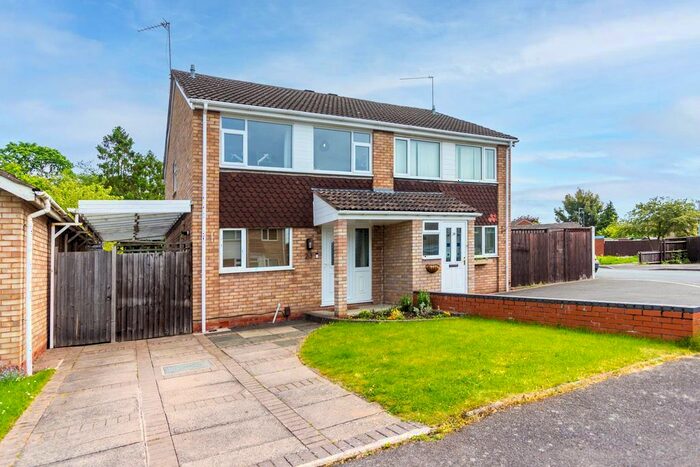 3 Bedroom Property To Rent In Ledbury Close, Redditch, B98