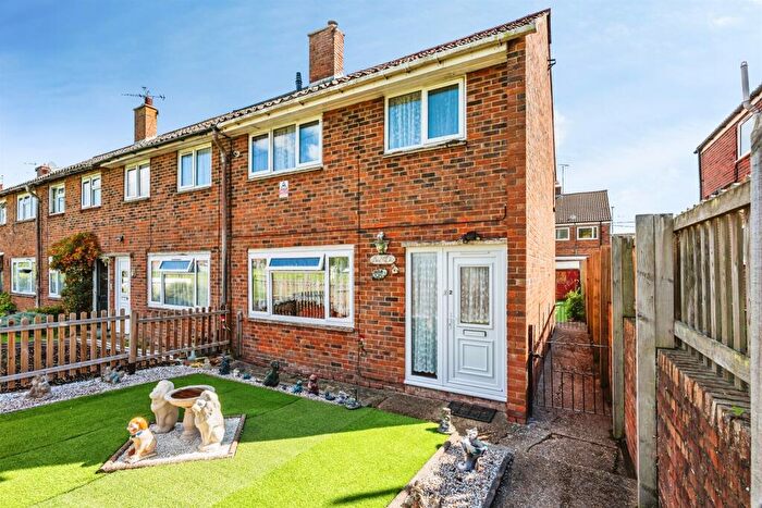 3 Bedroom End Of Terrace House For Sale In Saxby Close, Eastbourne, BN23