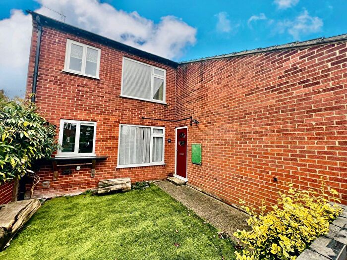 2 Bedroom Flat To Rent In Sandringham Road, Didcot, OX11