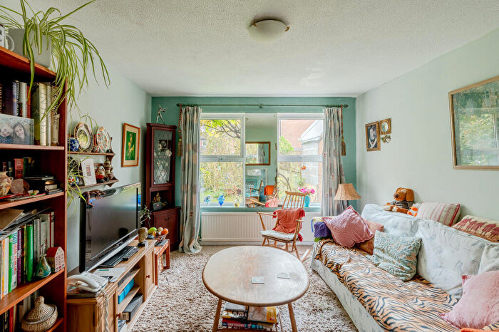 3 Bedroom End Of Terrace House For Sale In Clover Ground, Bristol, BS9