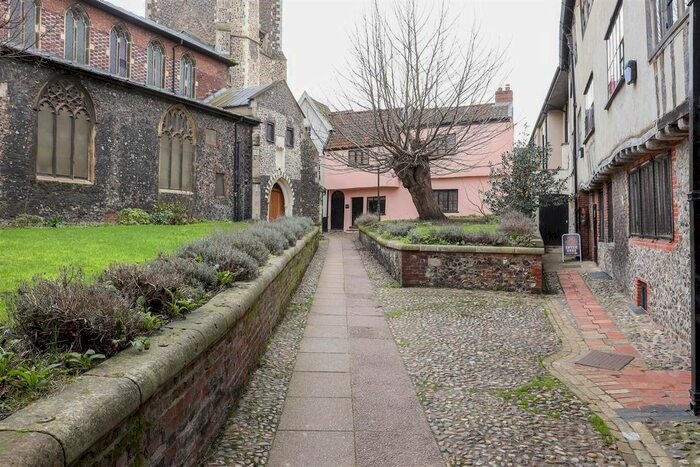 3 Bedroom Flat To Rent In Opposite The Cathedral, Norwich, NR3