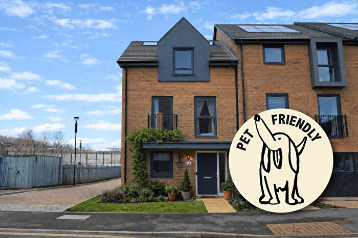 2 Bedroom End Of Terrace House To Rent In Arboretum Row, Fishponds, Bristol, BS16