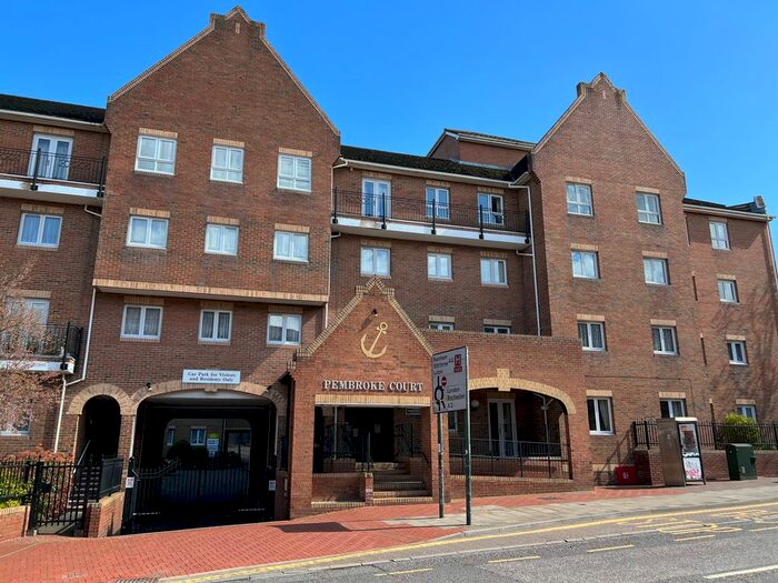 1 Bedroom Flat To Rent In High Street, Chatham, ME4