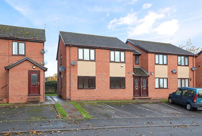 2 Bedroom Flat For Sale In Alford Close, Chesterfield, S40