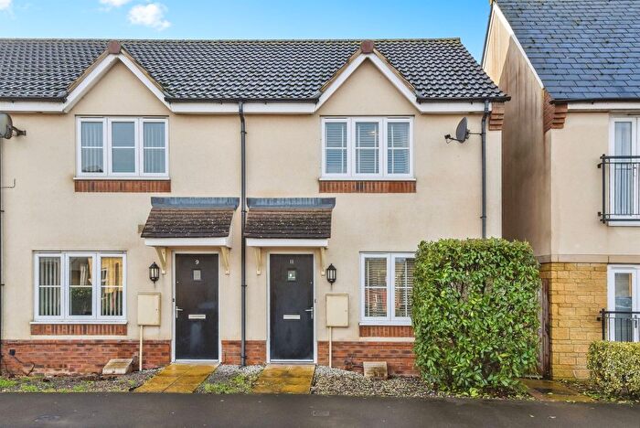 2 Bedroom End Terrace House For Sale In Cranesbill Road, Melksham, SN12