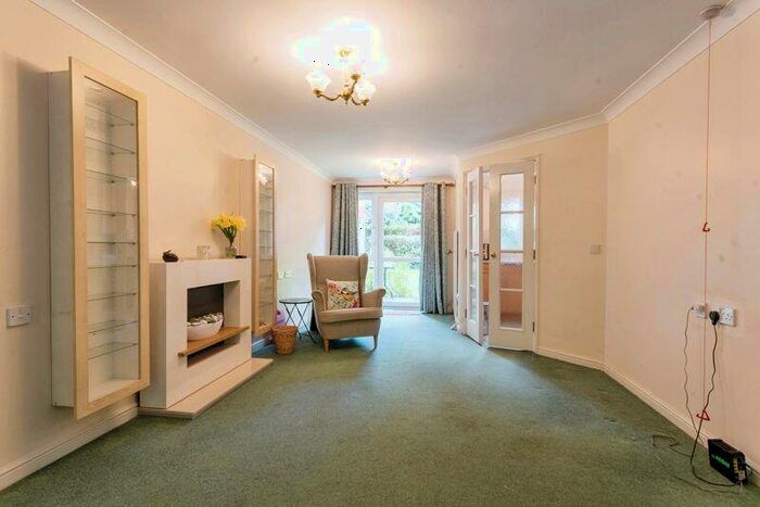2 Bedroom Retirement Property For Sale In Lalgates Court, Northampton, NN5