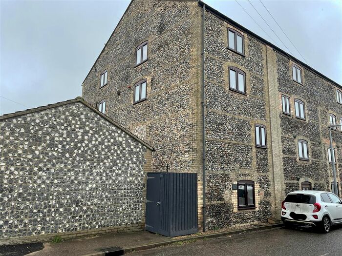 3 Bedroom Town House To Rent In Mill Corner, Soham, Ely, CB7
