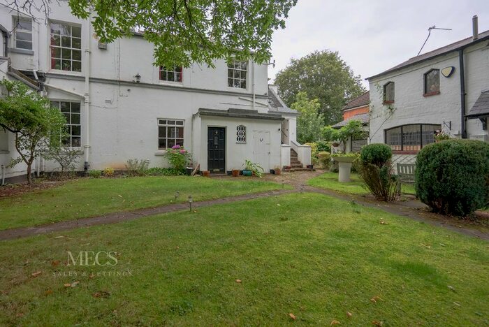 2 Bedroom Flat To Rent In Old Church Road, Harborne, Birmingham, West Midlands, B17