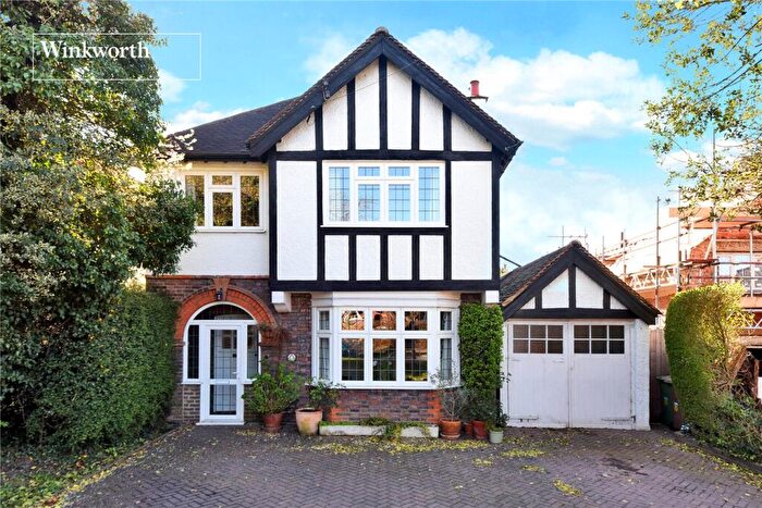 4 Bedroom Detached House For Sale In Burdon Lane, Cheam, Sutton, SM2