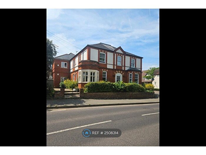 1 Bedroom Flat To Rent In High Street, Great Baddow, Chelmsford, CM2