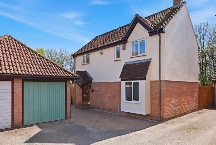4 Bedroom Detached House For Sale In Chalkdown, Stevenage, SG2