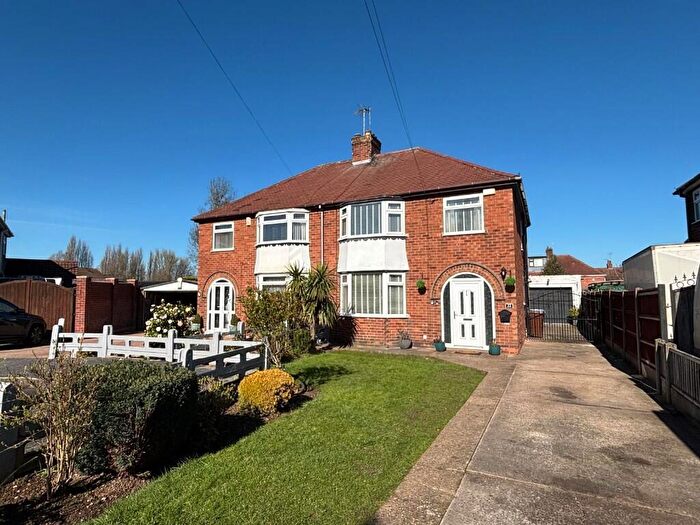 3 Bedroom Semi Detached House For Sale In Leabrooks Avenue, Mansfield, Nottinghamshire, NG19