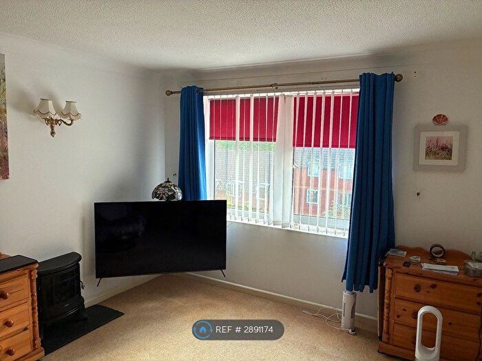 1 Bedroom Flat To Rent In Station Road, Poole, BH14