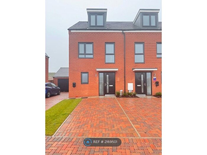 3 Bedroom Semi-Detached House To Rent In Chaffinch Drive, Cold Hesledon, SR7