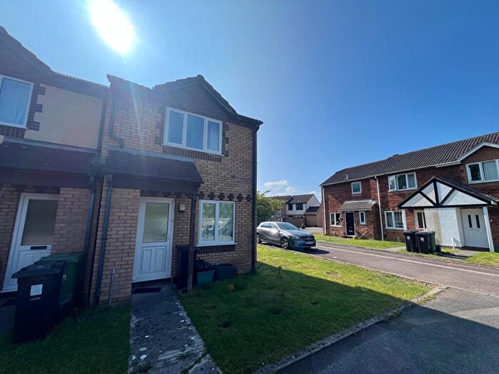 2 Bedroom House To Rent In Stanley Mead, Bradley Stoke, Bristol, BS32