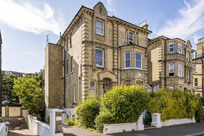 2 Bedroom Flat To Rent In Fourth Avenue, Hove, East Sussex, BN3
