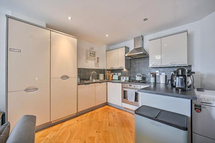 1 Bedroom Flat For Sale In Coppetts Road, Muswell Hill, London, N10