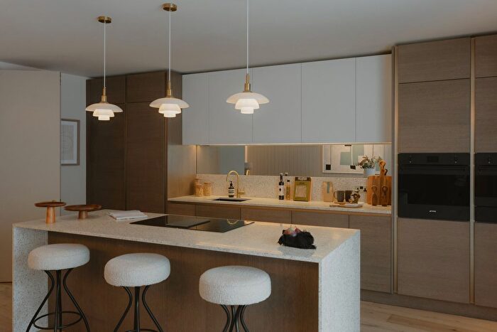 5 Bedroom Detached House For Sale In House The Willows, London, SW20