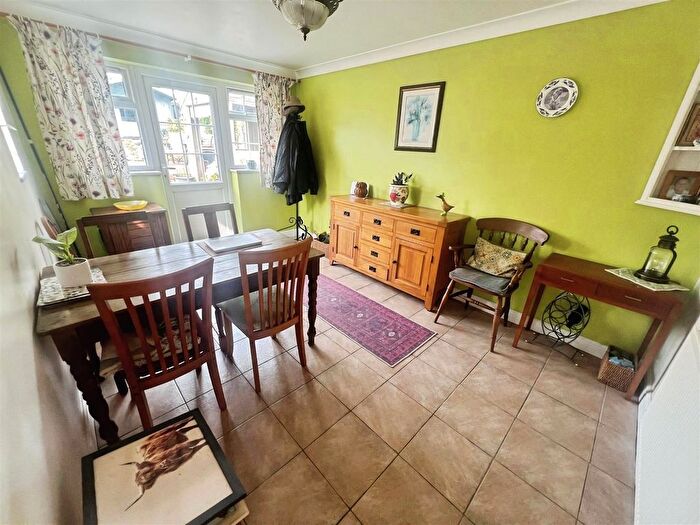 2 Bedroom Semi-Detached Bungalow For Sale In Hall Road, Lowestoft, NR32