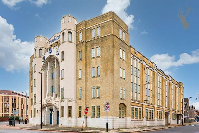 2 Bedroom Apartment To Rent In Commercial Road, London, E14