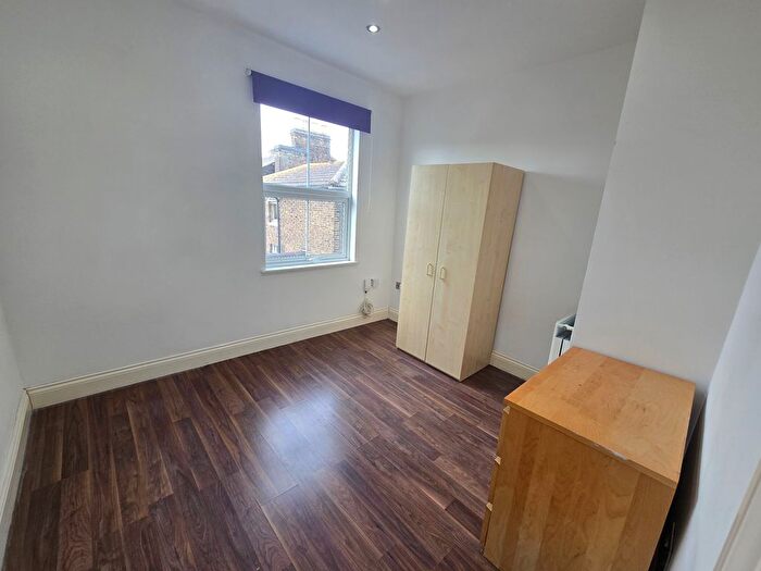 1 Bedroom Flat To Rent In Wood Street, Walthamstow, London, E17