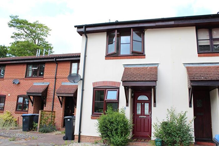 2 Bedroom Terraced House To Rent In Woking, Surrey, GU22